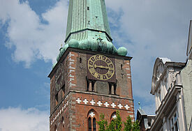 Kirchtürme mit ihren Uhren und Glocken prägen Dörfer und Städte: Lassen Sie sich inspirieren