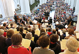 In den Sommermonaten bieten Konzertreihen eine musikalische Auszeit geistliche Morgenmusik im Greifswalder Dom