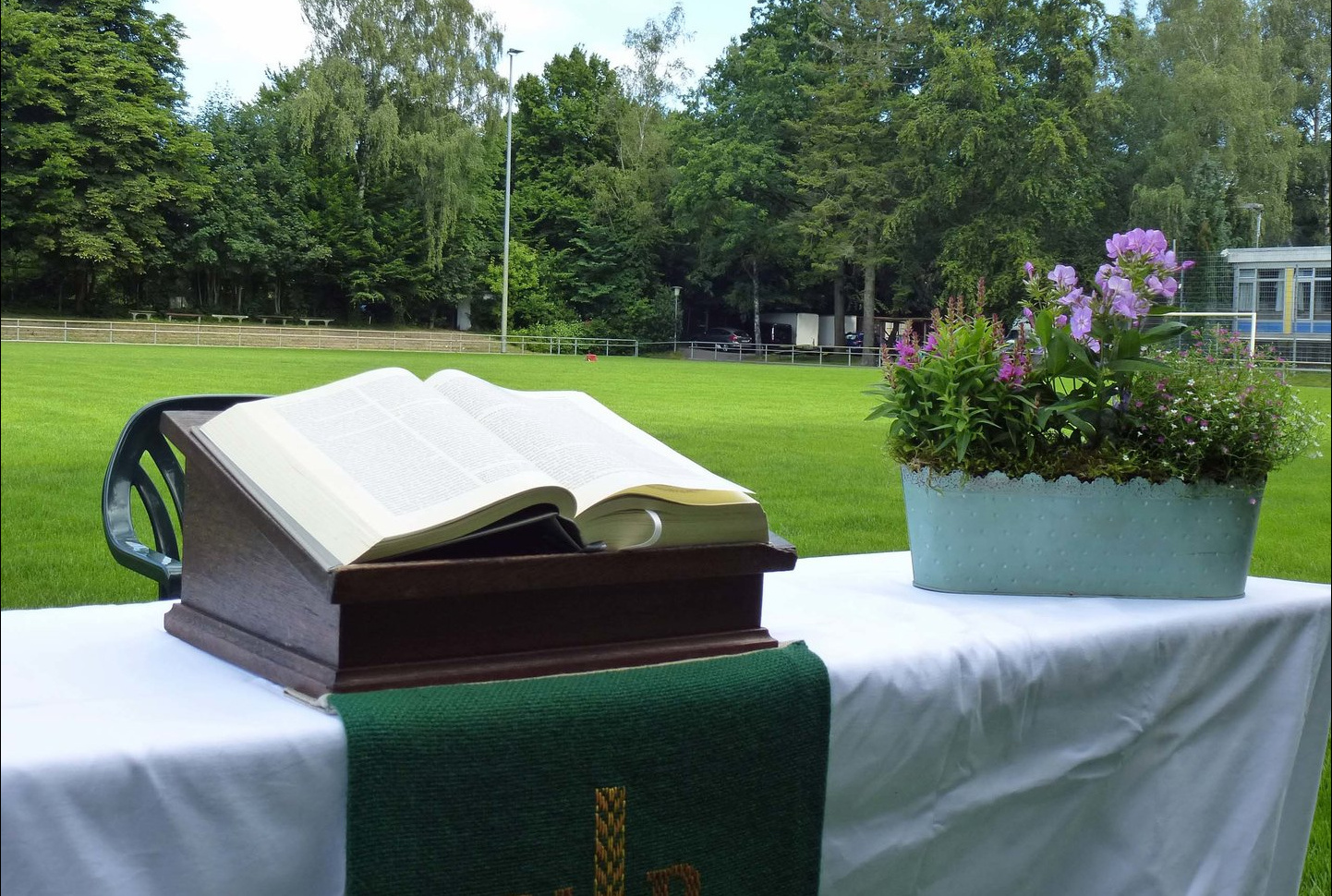 Sommerkirche im Stadion