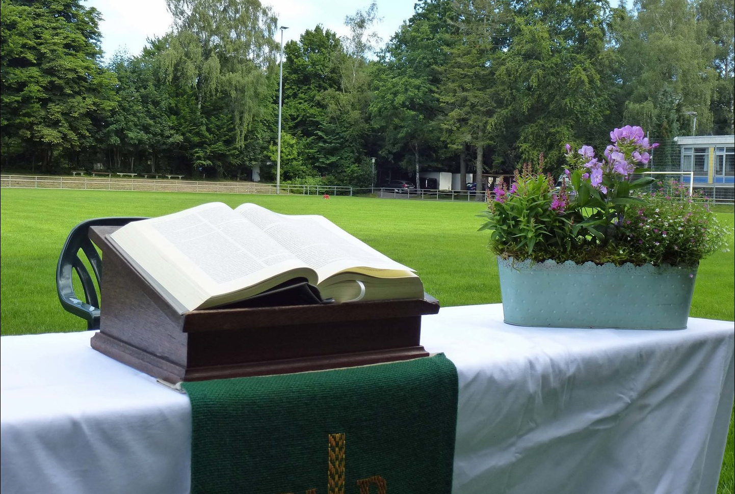 Sommerkirche im Stadion