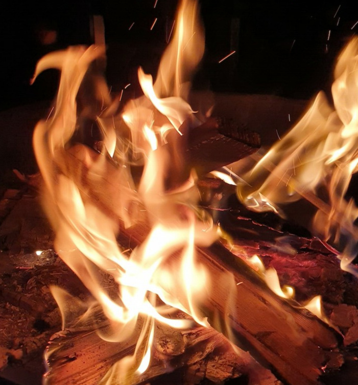 Feuer und Flamme - Wachfeuer am Karsamstag