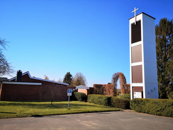 Apostel-Johannes-Kirche Oering