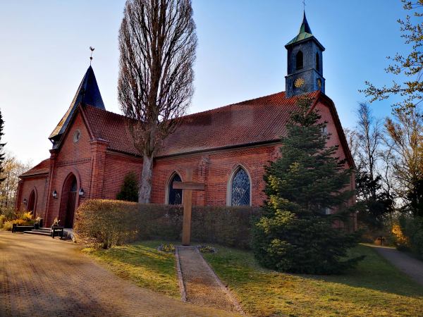 Kirche Leezen