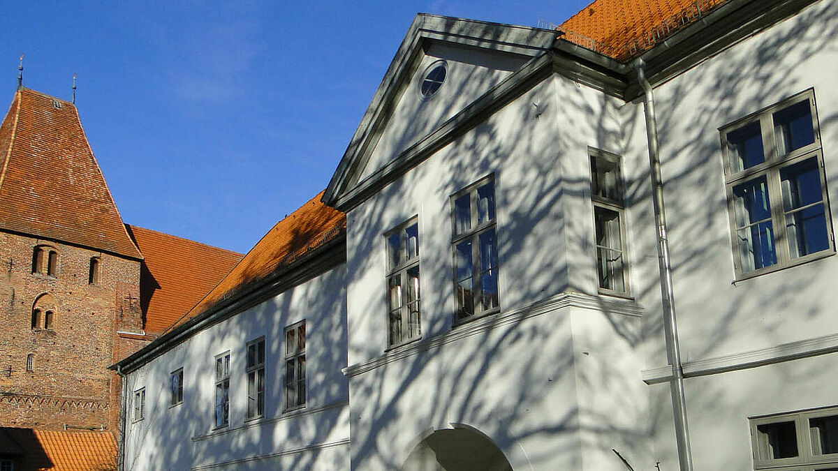 Die Klosteranlage in Rehna hat historischen Wert und ist unter anderem wegen der Malereien in der Klosterkirche eine Sehenswürdigkeit. 