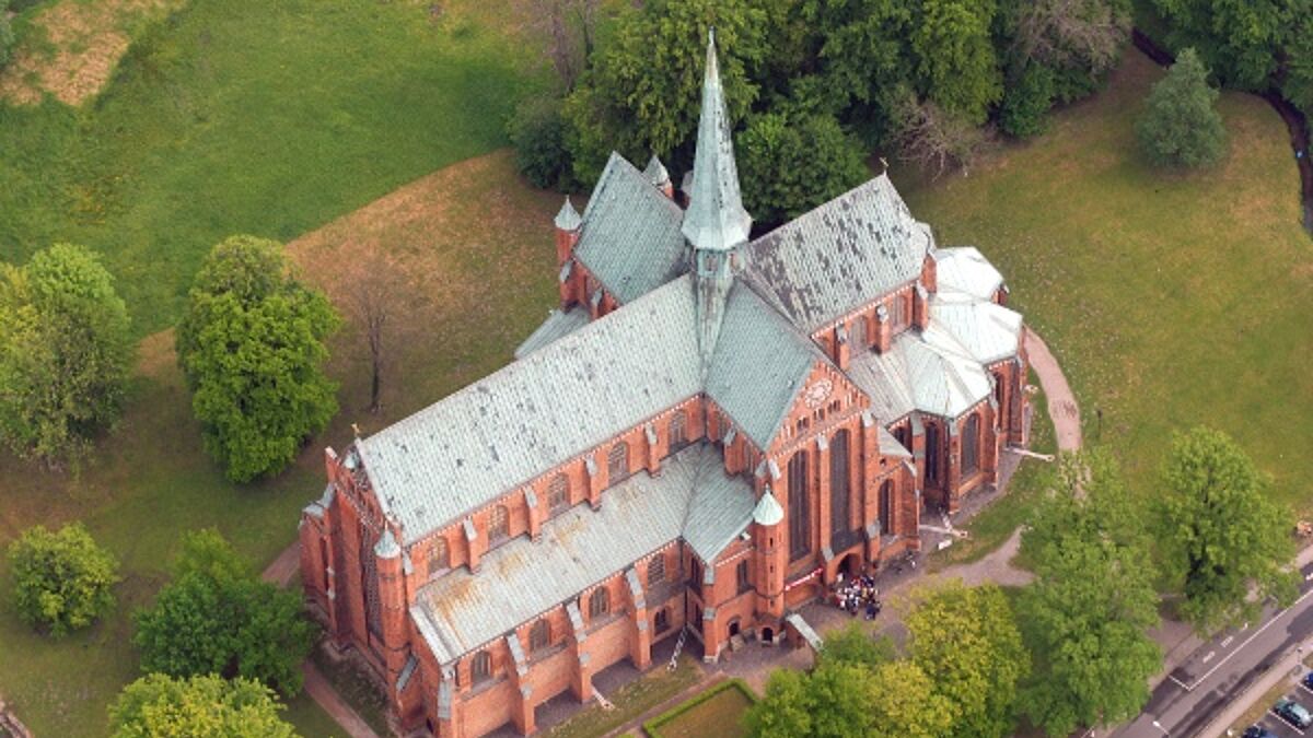 Kirche ganz oben - Führungen bis ins Deckengewölbe - nordkirche.de