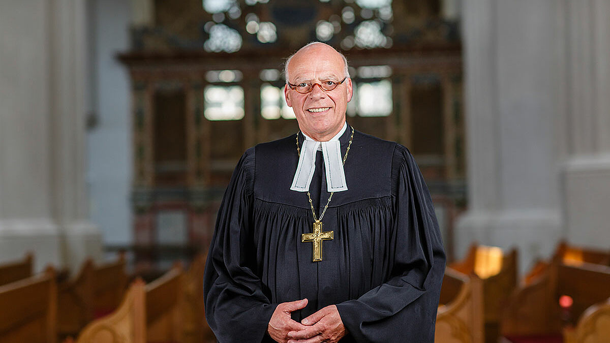 Gerhard Ulrich, Landesbischof der Evangelisch-Lutherischen Kirche in Norddeutschland (Nordkirche). Das Foto entstand im Juli 2014 im Greifswalder Dom. 