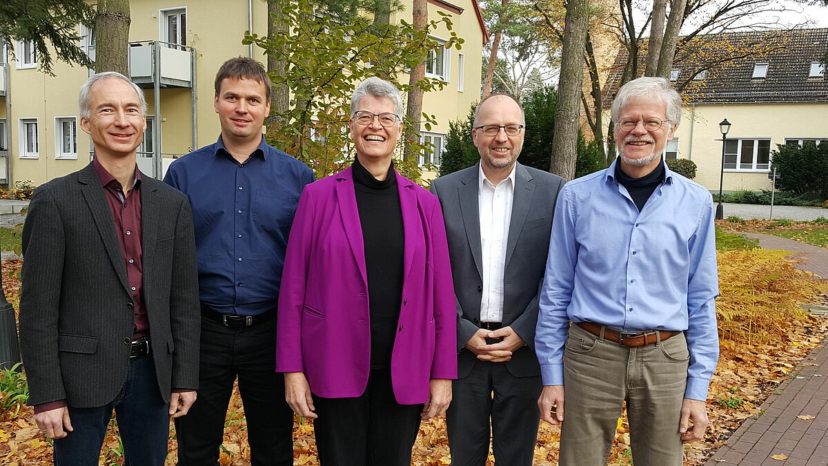 Mitglieder des Vorstands (von links nach rechts):Prof. Stephan Lennig, Prof. Stefan Viegelahn, LKMD Christa Kirschbaum, LKMD Hans-Jürgen Wulf, LKMD Hans-Joachim Rolf.
