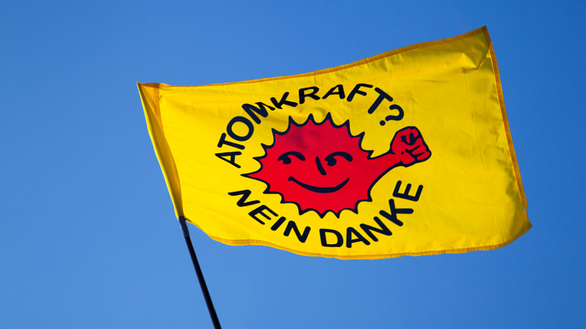 Das Logo "Atomkraft? Nein danke", auch Anti-Atom(kraft)-Sonne, bzw. rote Sonne genannt, ist das bekannteste Logo der Anti-Atomkraft-Bewegung. (Symbolbild)