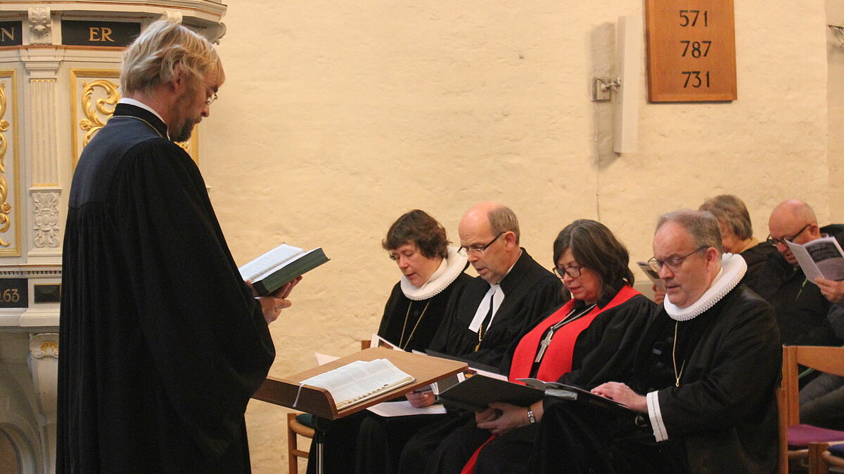 In der Heiliggeistkirche in Flensburg feiern dänische und deutsche Geistliche zusammen Gottesdienst. Das Bild stammt aus dem Jahr 2018. Bis heute steht die Kirche für die Versöhnung in der Grenzregion. 