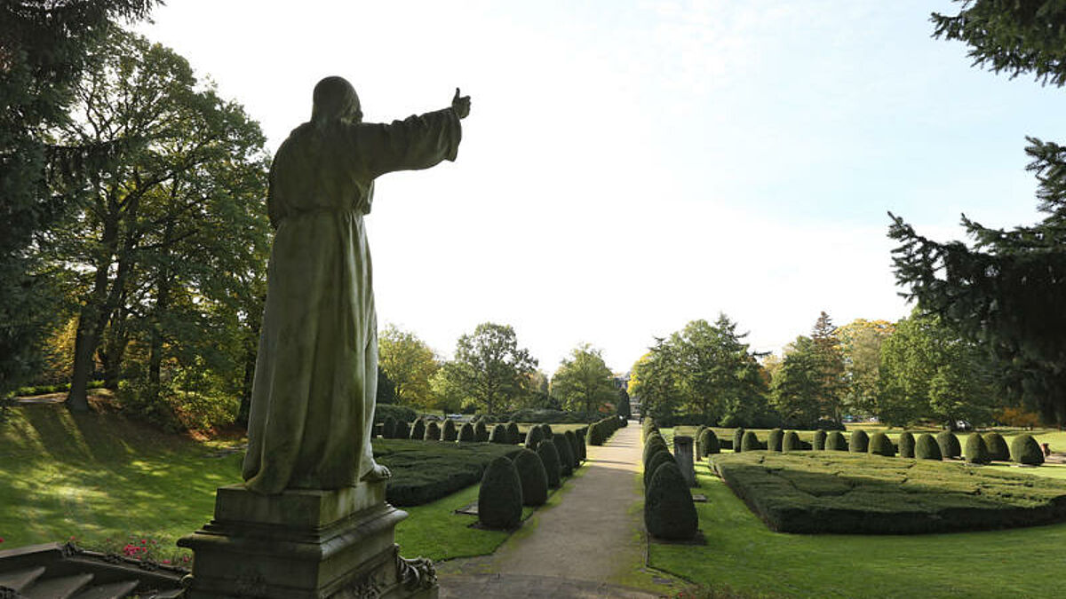 Althamburgischer Gedächtnisfriedhof auf dem Friedhof Ohlsdorf in Hamburg, Europas größtem Parkfriedhof (Foto vom 16.10.2012)