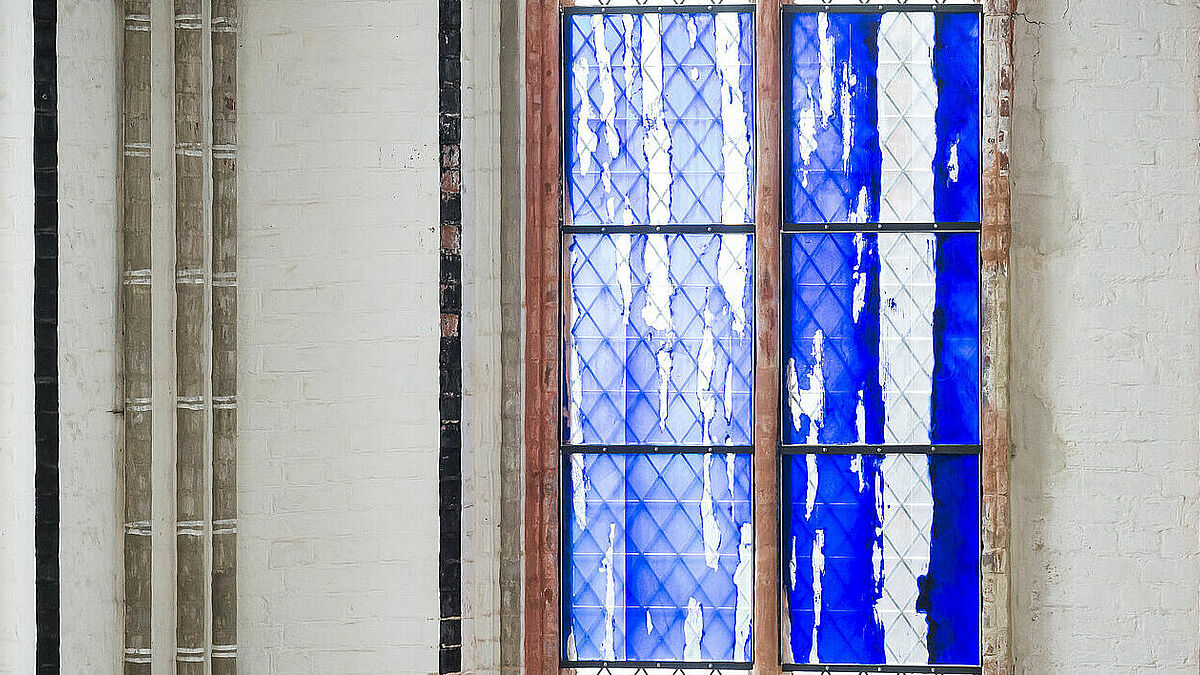 Ein Musterfenster des Künstlers Günther Uecker im Schweriner Dom während einer Präsentation der Neugestaltung von vier Kirchenfenstern.