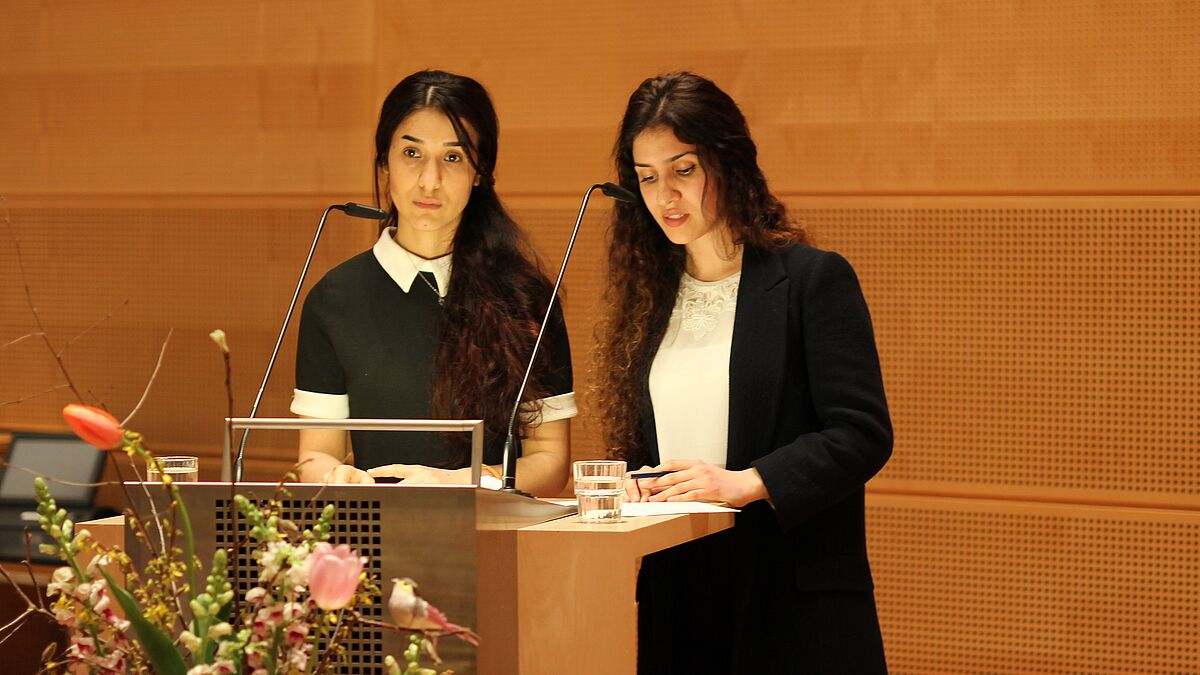 Vortrag von Nadia Murad, UN-Sonderbotschafterin für die Würde der Überlebenden des Menschenhandels im Landeshaus in Kiel. Veranstalter Bischofskanzlei Schleswig, Frauenwerk der Nordkirche, Christian Jensen Kolleg, Evangelische Akademie, Parlamentarische Gesellschaft Schleswig-Holstein