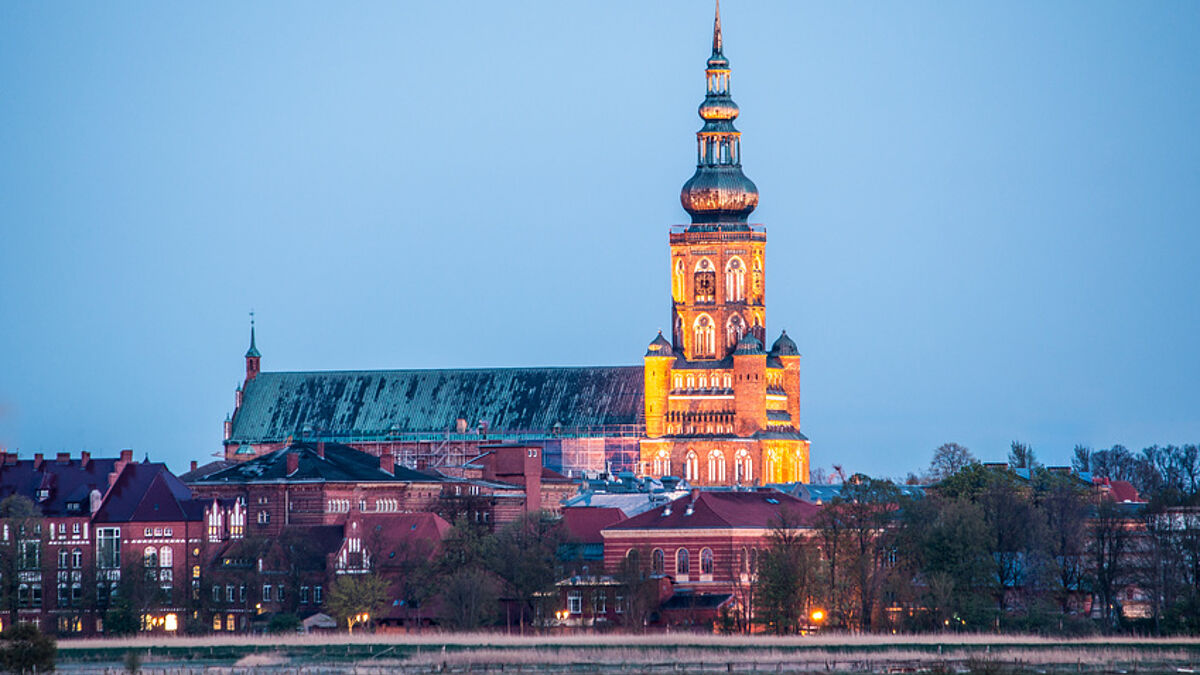 Dom St. Nikolai Greifswald zur blauen Stunde