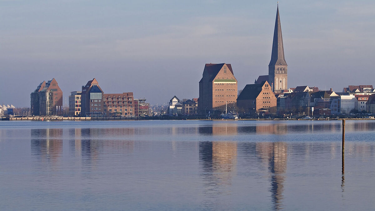 Blick auf Rostock mit der St. Petrikirche