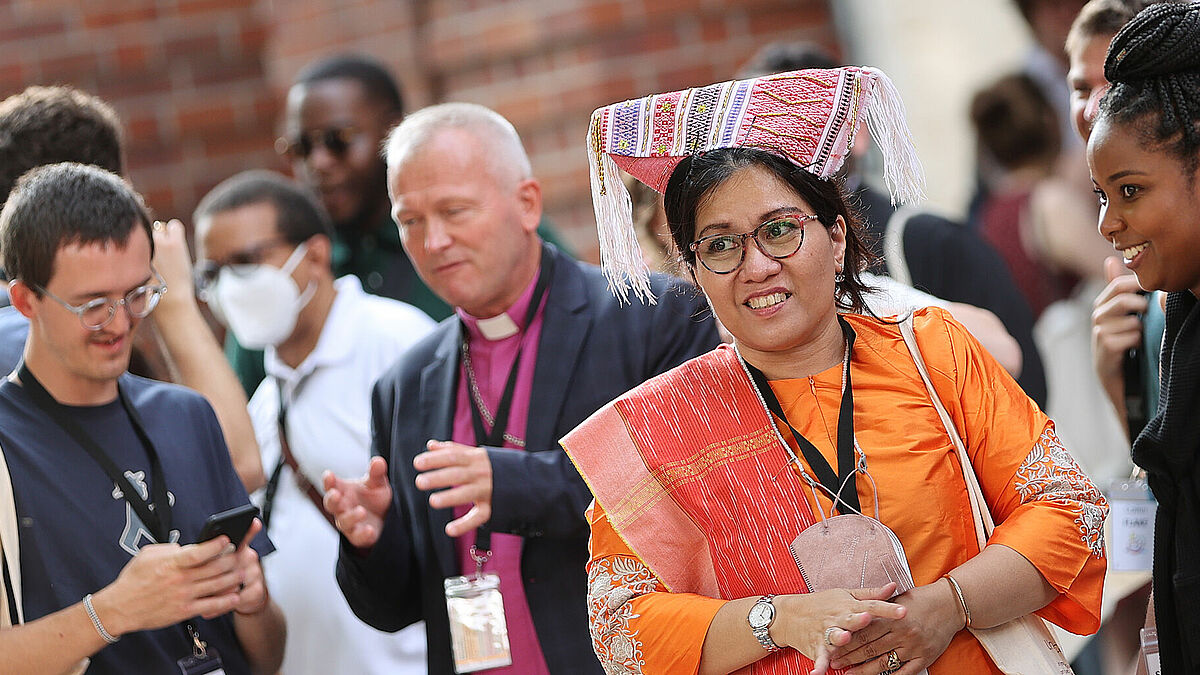 Fest der Ökumene: In Hamburg tauschen sich Geistliche aus unterschiedlichen Nationen in Workshops aus. 