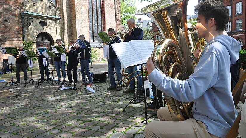 Der Posaunenchor Adelby aus Flensburg begleitete den Gottesdienst musikalisch.