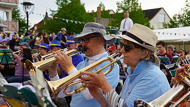 Bläser beim Abschlusskonzert des Landesposaunenfestes in Demmin.