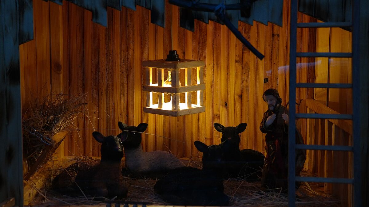 Eine Krippe macht das eigene Zuhause richtig weihnachtlich. Wir zeigen, wie man sie ganz einfach selber machen kann. 