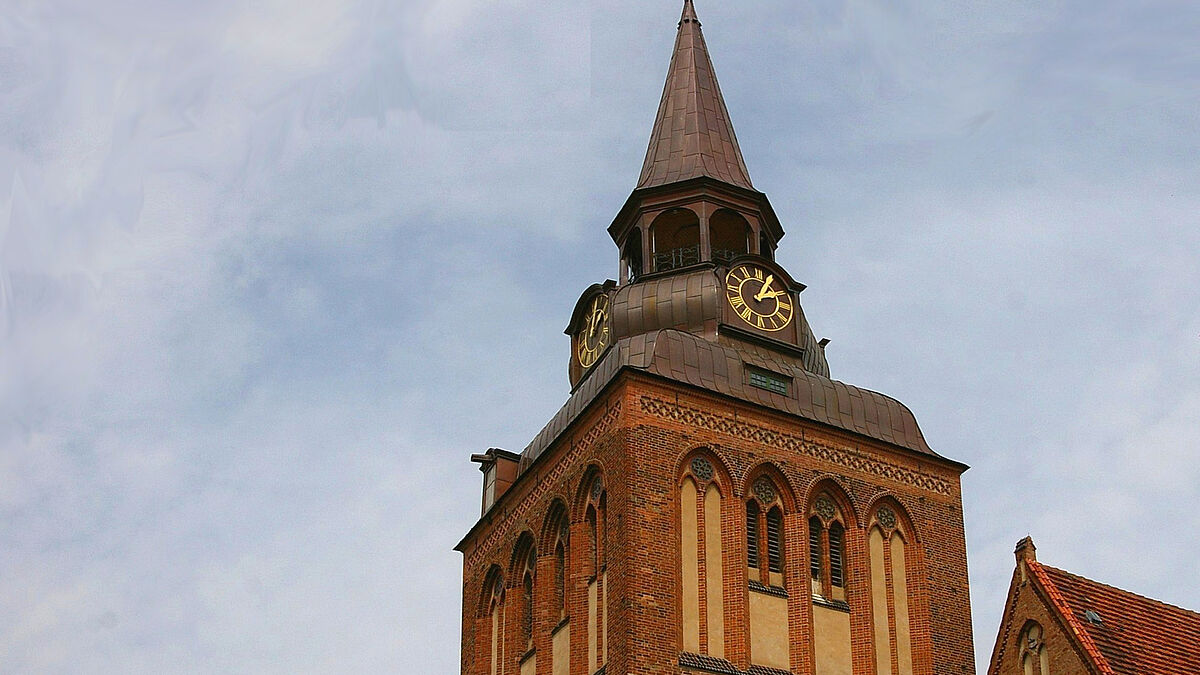 In der Güstrower Pfarrkirche St. Marien wird derzeit ein neues digitales Portal erprobt.