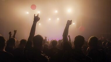 Metal Fans beim Konzert 