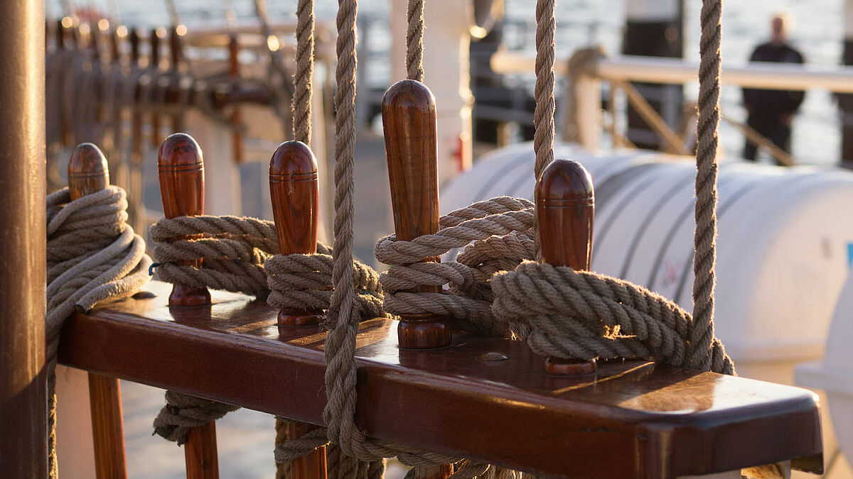 Zur Hanse Sail werden rund 150 Tradition- und Museumsschiffe erwartet. Wer einen Augenblick innehalten möchte, ist herzlich zu einem der beiden Gottesdienste auf der Veranstaltung eingeladen. 