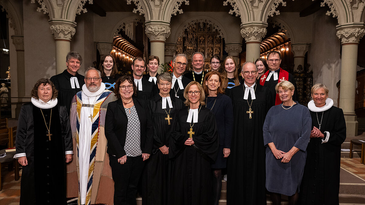 Die Mitwirkenden am Gottesdienst mit Gästen aus der Ökumene, Politik und Gesellschaft