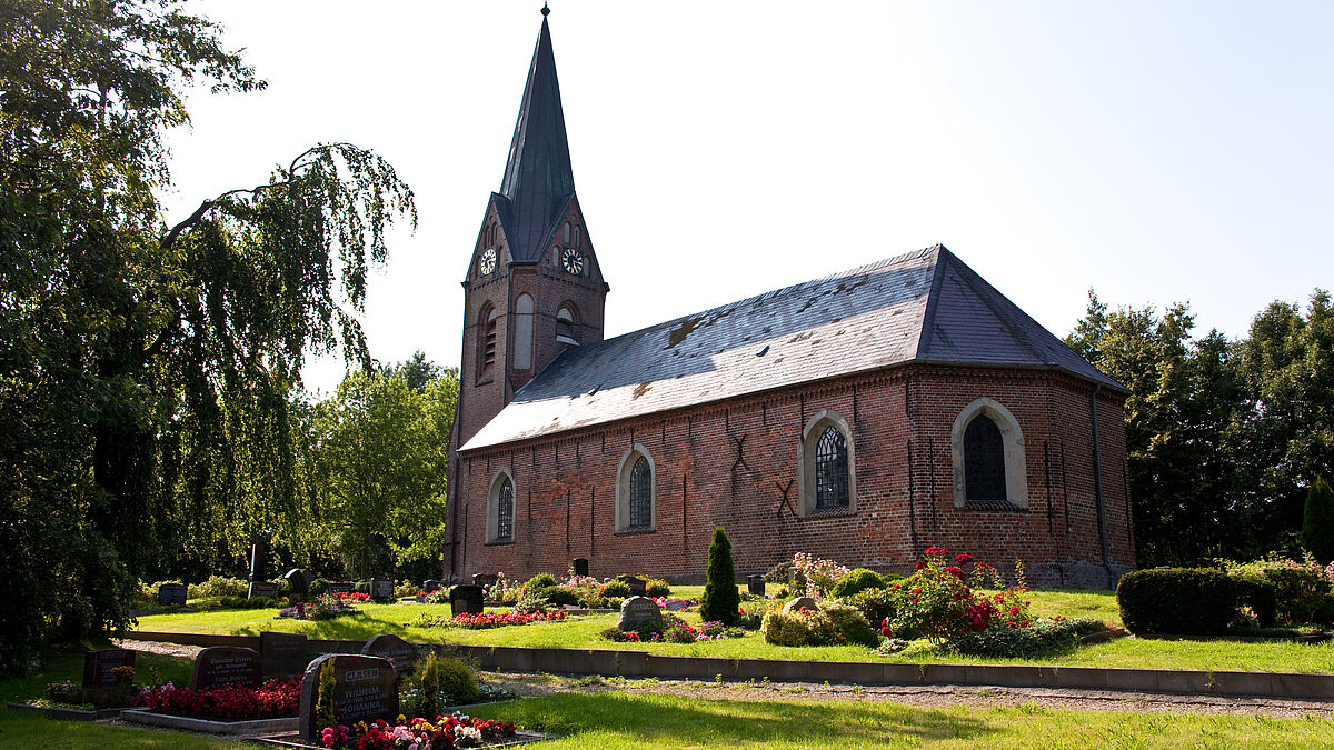 Die im Jahr 1113 erbaute Kirche St. Michael in Welt auf Eiderstedt feiert in diesem Jahr ihren 900. Geburtstag.