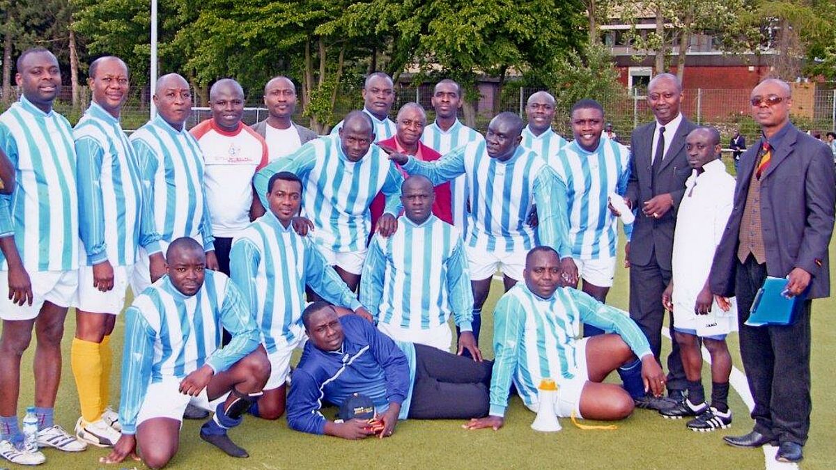 Afrikanischen Pastoren vor dem Turnier im Juni 2010 gegen die Himmlischen Kicker