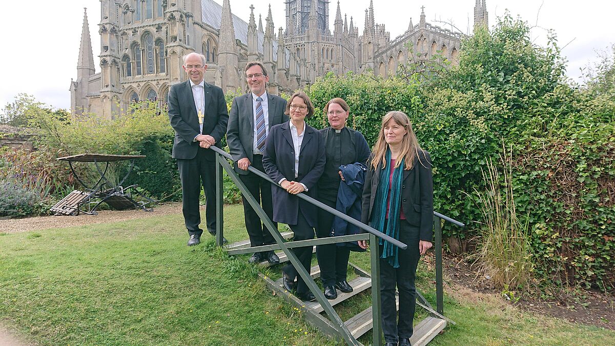 Mitglieder des Ausschusses Kirche von England (von links) : Bischof Magaard, Pastor Alf Kristoffersen (der stellvertretende Vorsitzende), Pastorin Zanda Ohff (Europareferentin), Pastorin Antje Schwartau, Prädikantin Iris Stavenhagen