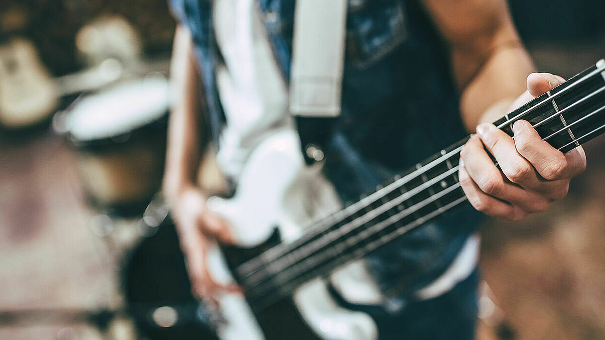 Gitarrenklänge, Gesang und die gemütliche Atmosphäre eines Pfarrgartens: Wer zur Konzertreihe der Monatslieder kommen möchte, hat dazu noch bis zum 12. September Gelegenheit. 