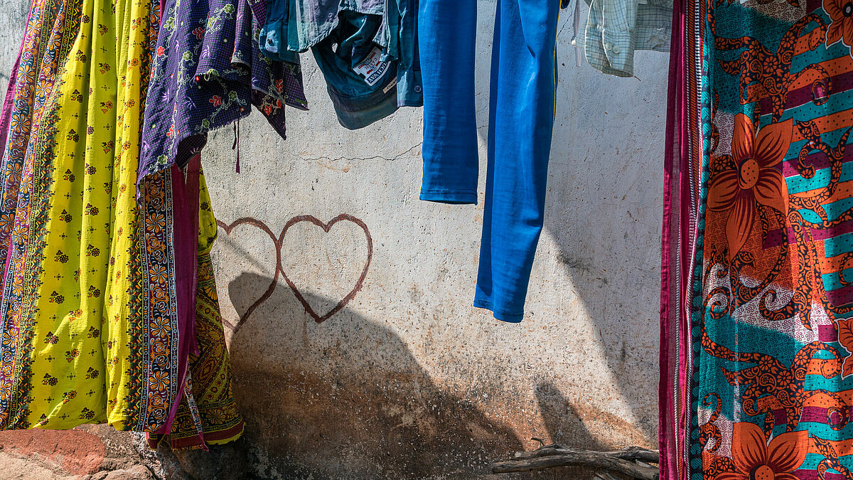 Häauswand in Jeypore in Indien. Jeypore ist die zweitgrößte Stadt im Süden von Odisha.