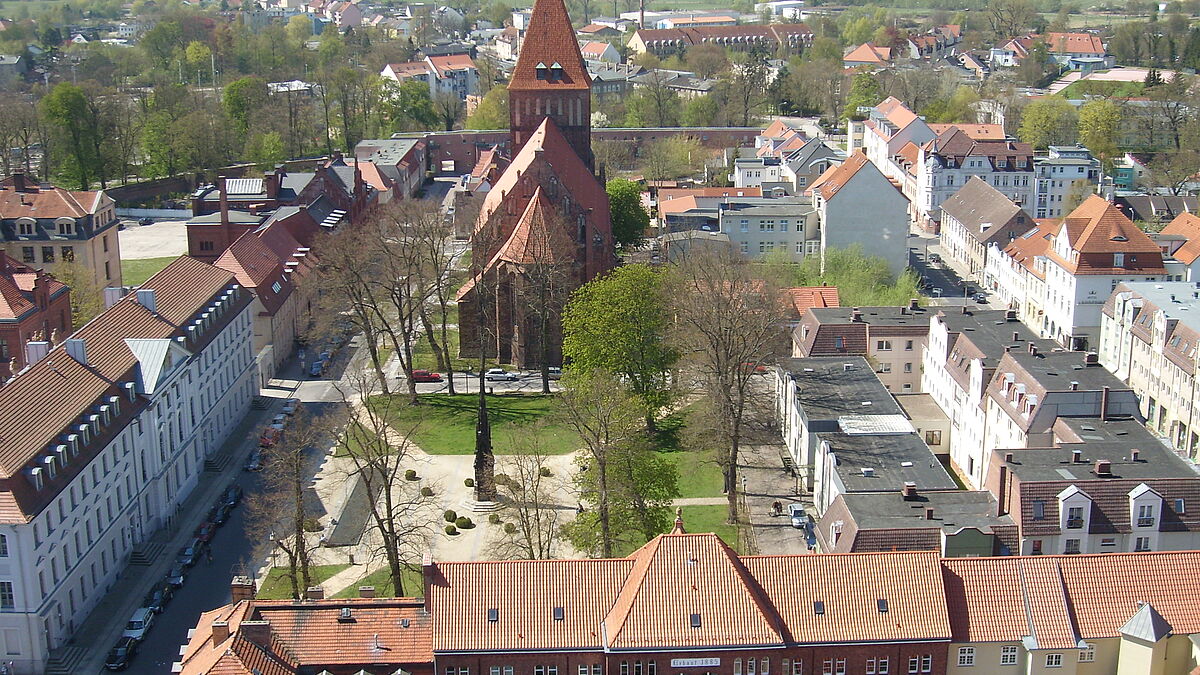 Die Synodentagung begann um 9 Uhr mit einem Gottesdienst in der St.-Jacobi-Kirche in Greifswald, wurde anschließend im KulturBahnhof fortgesetzt