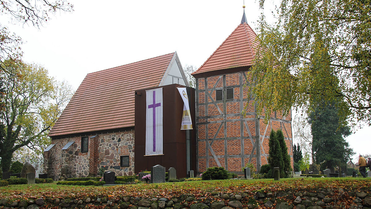 Die Dorfkirche Barkow (Landkreis Ludwigslust-Parchim)