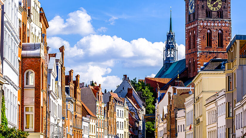 Lübecker Altstadt mit Jakobikirche.