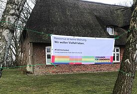 Banner gegen Rassismus 