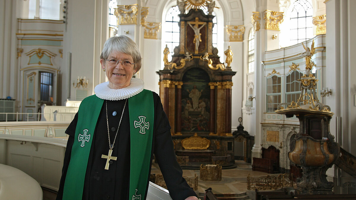 Die Hamburger Altbischöfin Maria Jepsen in der Hauptkirche St. Michaelis (Archivbild 2009).