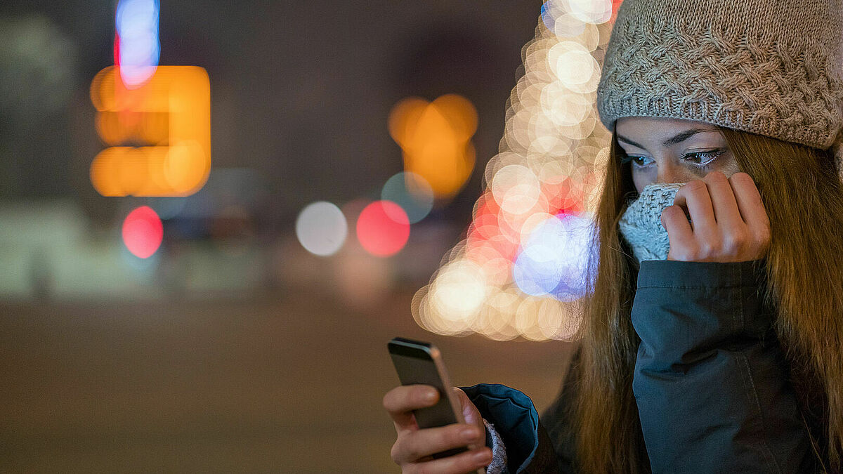 Wer an Weihnachten jemanden zum Reden braucht, erreicht die Mitarbeitenden der Telefonseelsorge auch an den Feiertagen rund um die Uhr. 