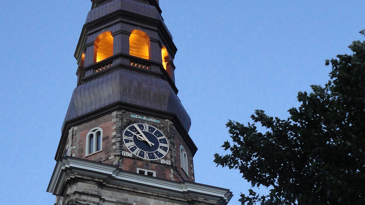 Turm der Hamburger Hauptkirche St. Katharinen (Speicherstadt).