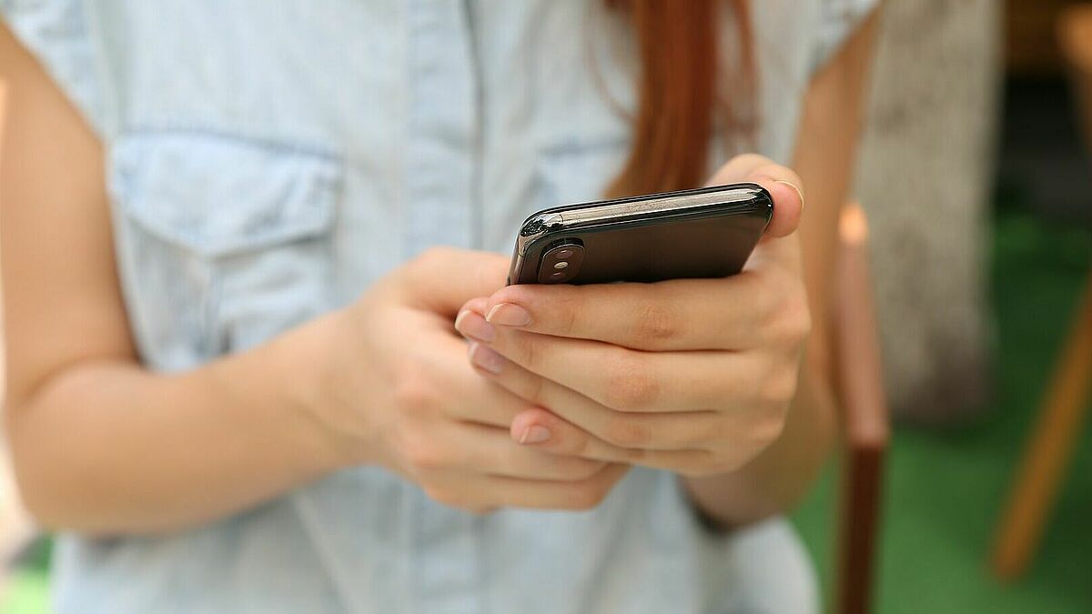 Die TelefonSeelsorge Deutschland startet mit dem KrisenKompass eine rein digitale Hilfe für Menschen in der suizidalen Krise. (Symbolbild)