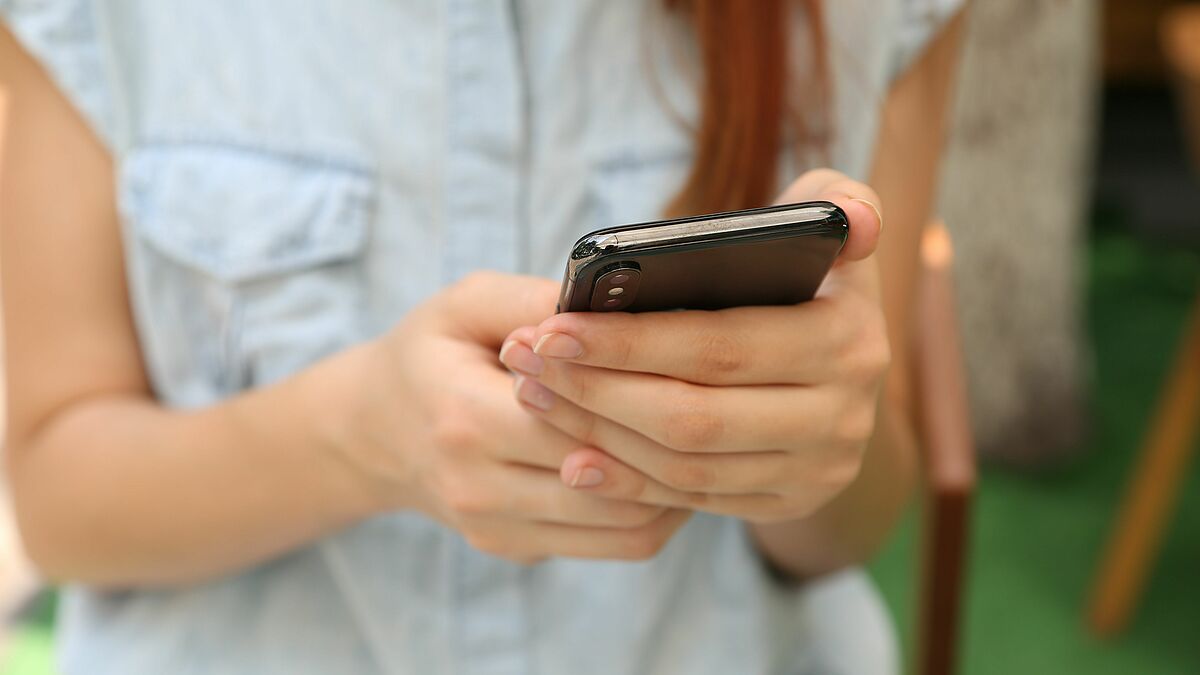 Die TelefonSeelsorge Deutschland startet mit dem KrisenKompass eine rein digitale Hilfe für Menschen in der suizidalen Krise. (Symbolbild)