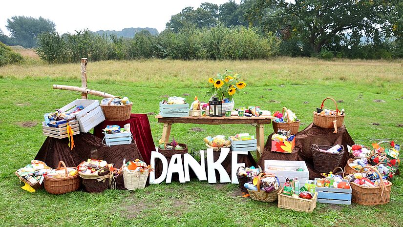 Das diesjährige Landeserntedankfest in Schleswig-Holstein wird am 6. Oktober in Haddeby (Kreis Schleswig-Flensburg) auf der Ansgarwiese neben der St. Andreaskirche gefeiert.