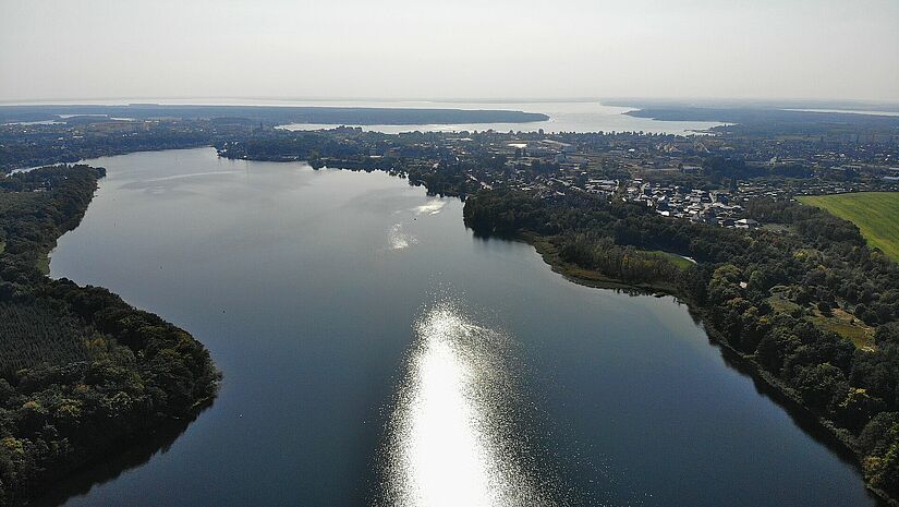 Der größte Binnensee Deutschlands, die Müritz (hier bei Waren), ist nur 15 Kilometer entfernt von Rittermannshagen. 