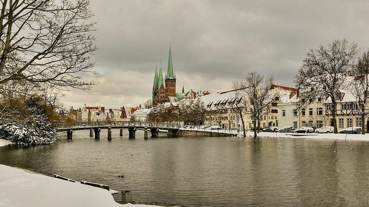 Bei Schnee und Eiseskälte draußen zu schlafen ist für Menschen ohne Obdach lebensgefährlich.