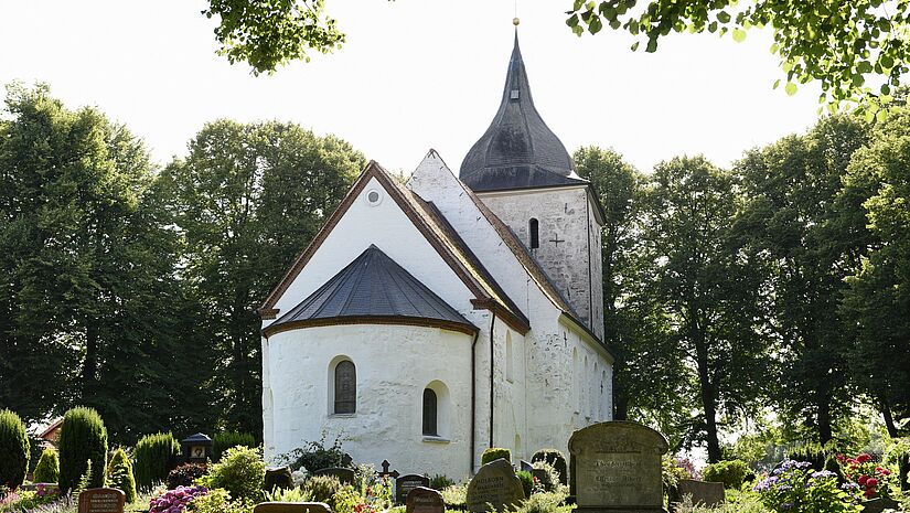 Der "kleinste Dom" der Welt: St. Petri Bosau in Ostholstein. 