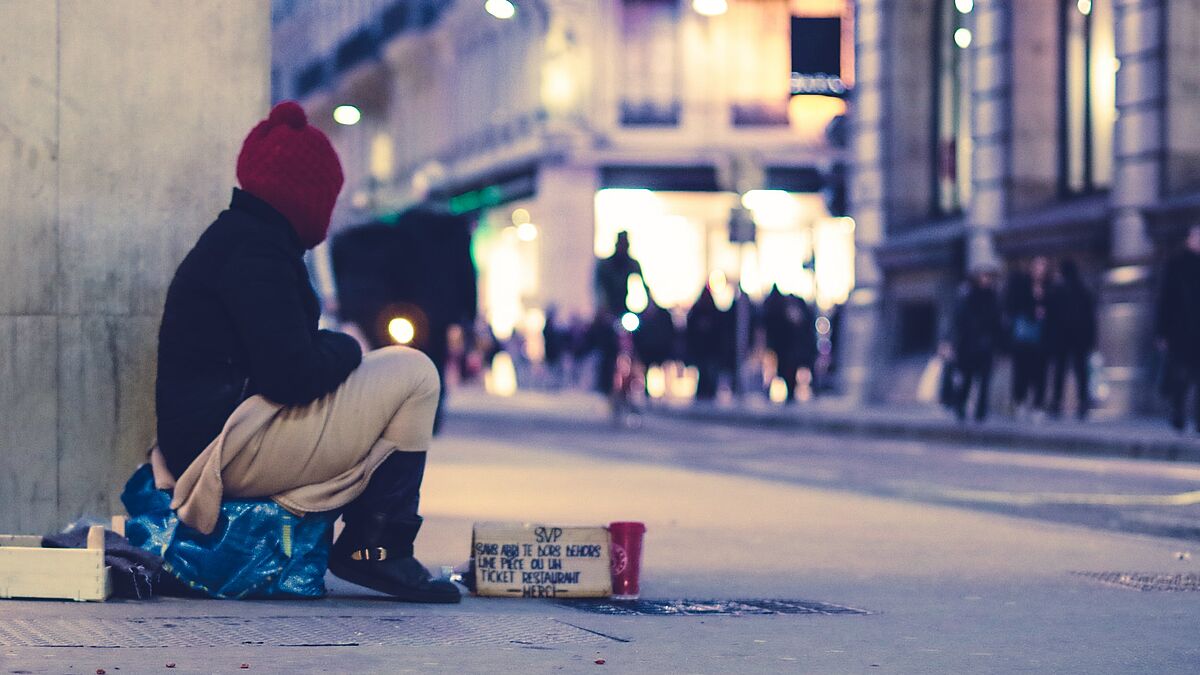 Im winter ist das Leben auf der Straße besonders hart.  