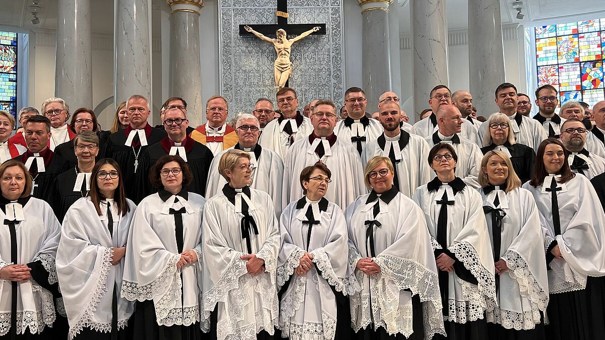 Landesbischöfin Reist Zur Ersten Frauenordination Polens - Nordkirche.de