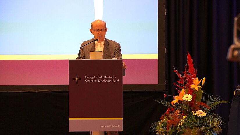 Bischof Magaard antwortet auf die Frage nach dem Klimaschutzplan der Nordkirche und dessen Umsetzung