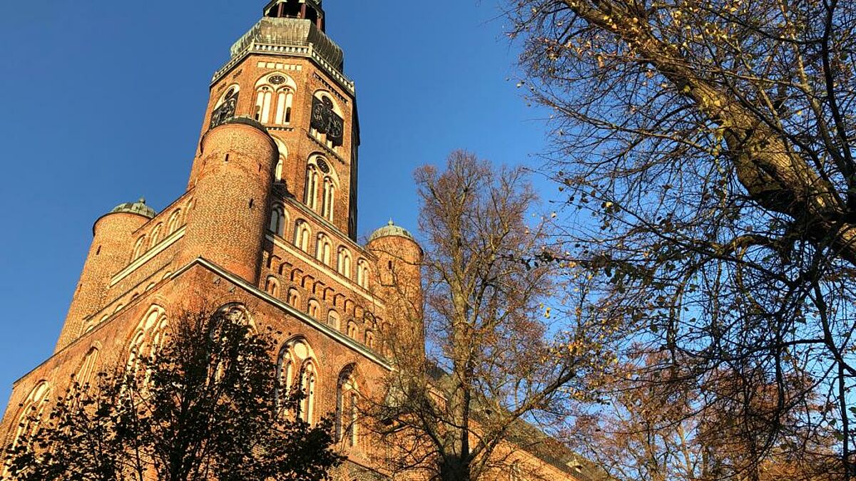 Der Greifswalder Dom steht im Mittelpunkt der Bachwoche, hier wird das Festival eröffnet.