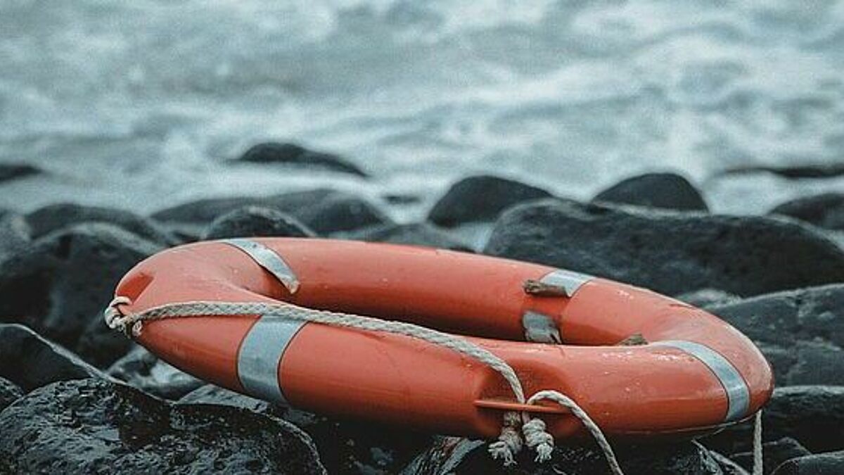 Die Situation im Mittelmeer ist dramatisch. Schon in den ersten Wochen des neuen Jahres ertranken mehr als 100 Menschen auf der Flucht. Mit der Sea-Eye 4 sollen künftig mehr Menschen gerettet werden können.