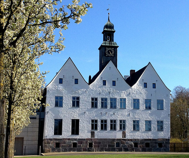 Kloster Nütschau, Benediktiner-Kloster nahe Bad Oldesloe